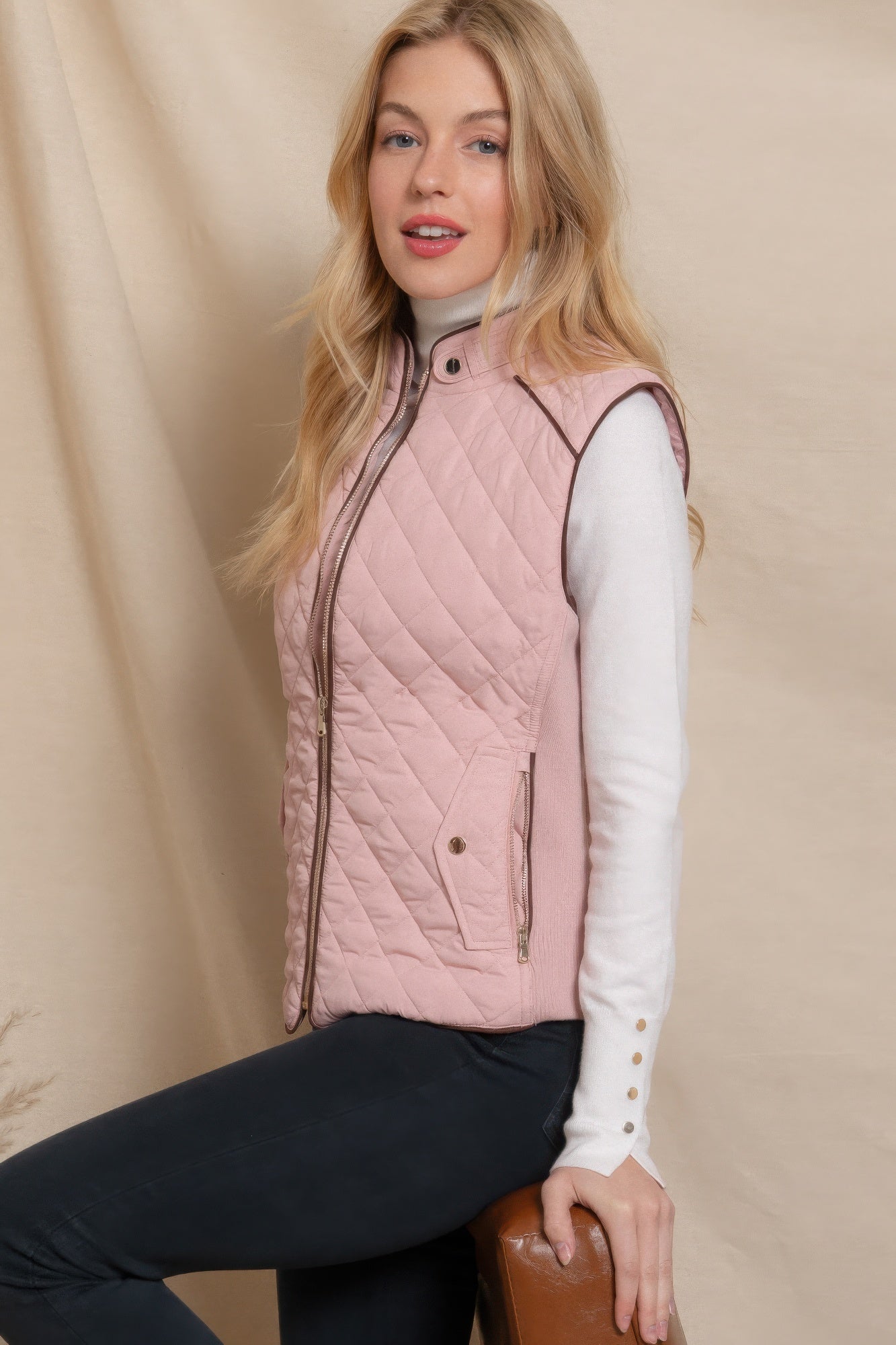 Suede Piping Quilted Padding Vest